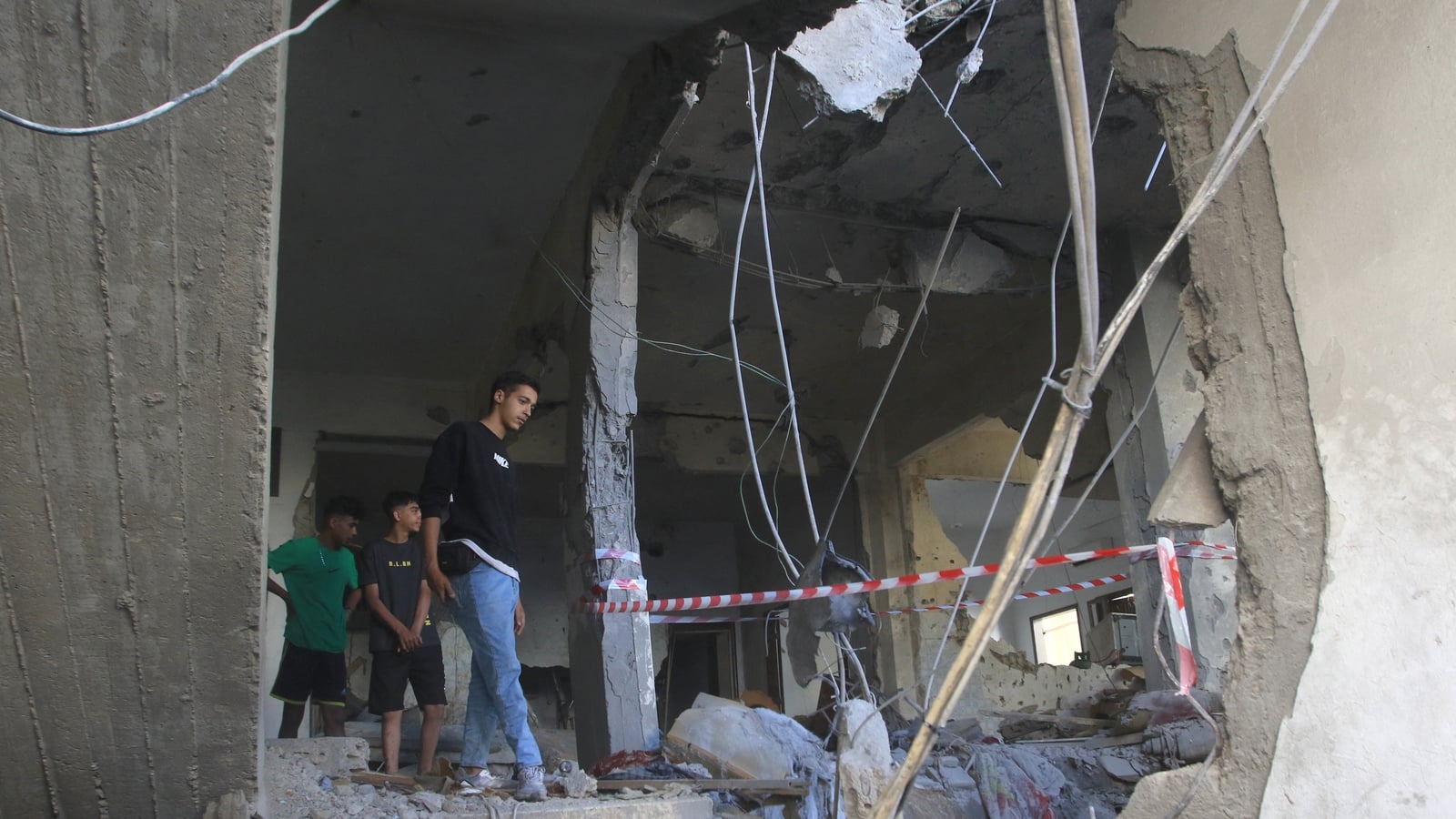 Lebanese medics report 11 deaths in fresh Israeli strikes