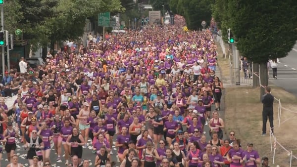 Thousands take part in the VHI women's mini marathon