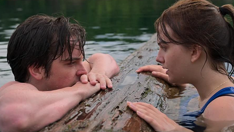 (L-R) Ferdia Walsh-Peelo and Emilia Jones in CODA